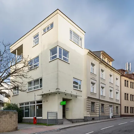 Veleslavin Apartamento *